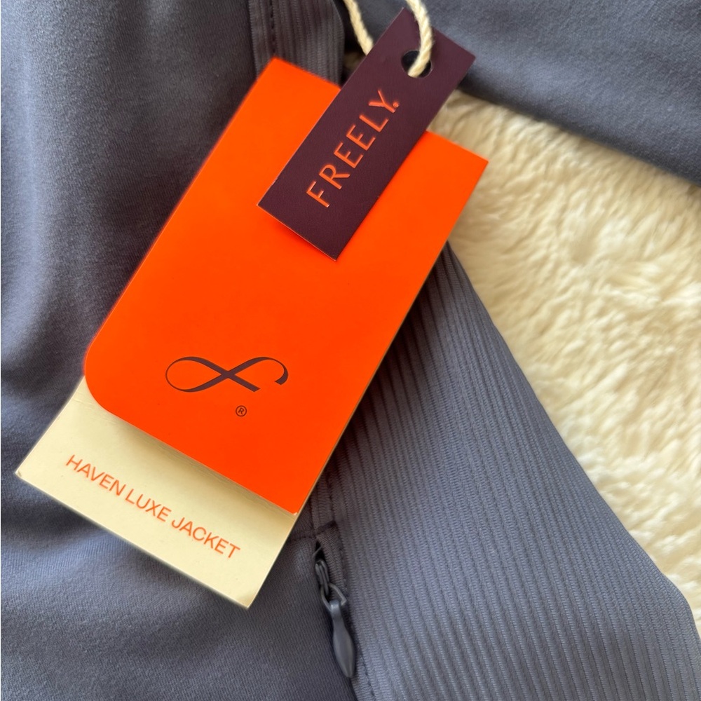 FREELY women’s Luxe Jacket - Picture 4 of 13